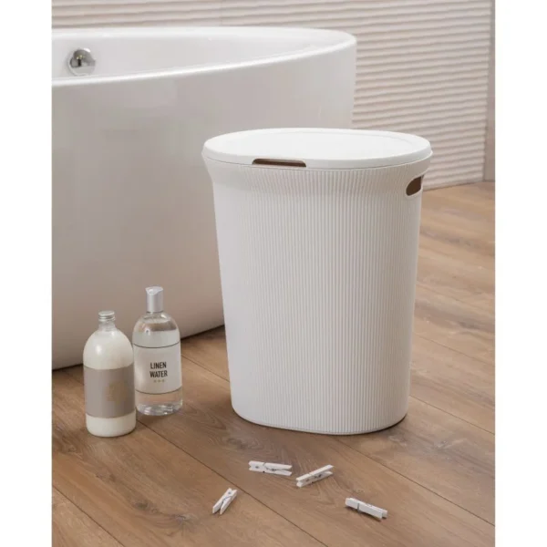 cubos de ropa sucia modernos